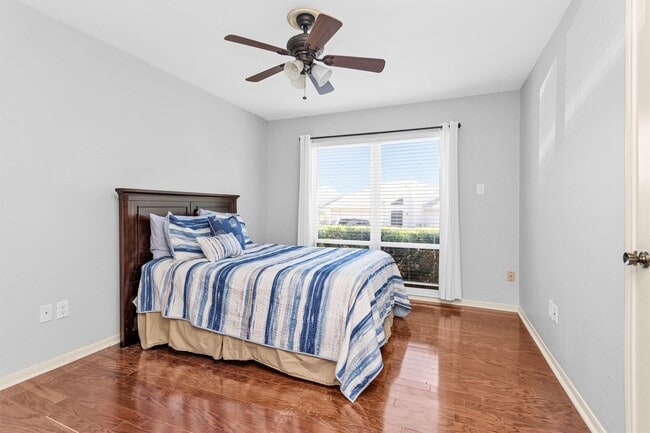 Building Photo - 36 April Point Dr N