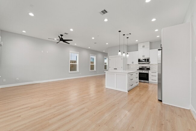 Building Photo - 6480 T C Jester Blvd