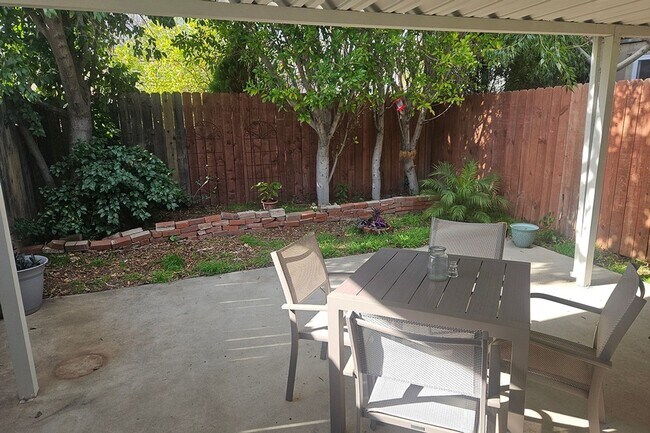 Building Photo - Charming 1BR House in San Fernando
