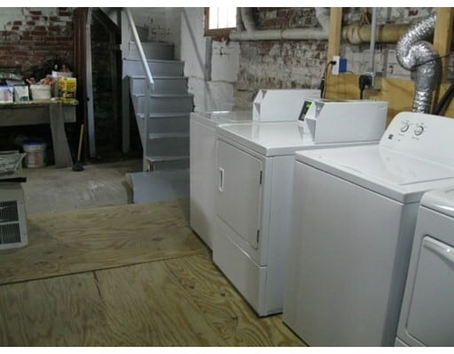 Building Photo - 45 Endicott Ave