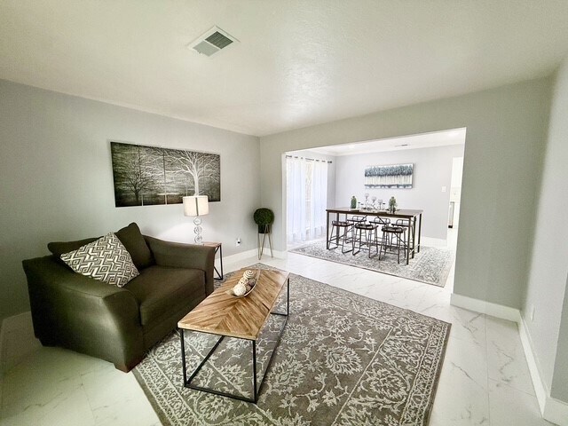 Building Photo - 3419 Southdown Dr