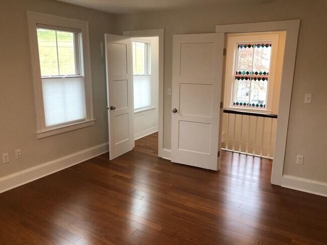 Building Photo - 143 Eastern Drive