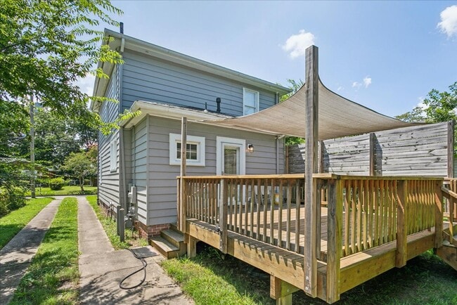 Building Photo - 1734 Hancock Ave