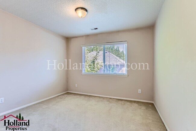 Building Photo - Spacious 4-Bedroom Home in Orenco Gardens ...