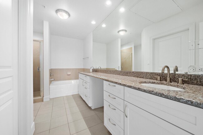 Building Photo - 3333 Allen Pkwy