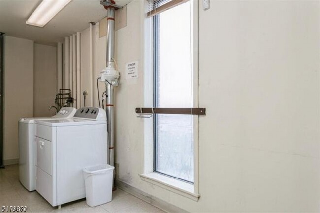 Building Photo - 3505 Bergen Turnpike