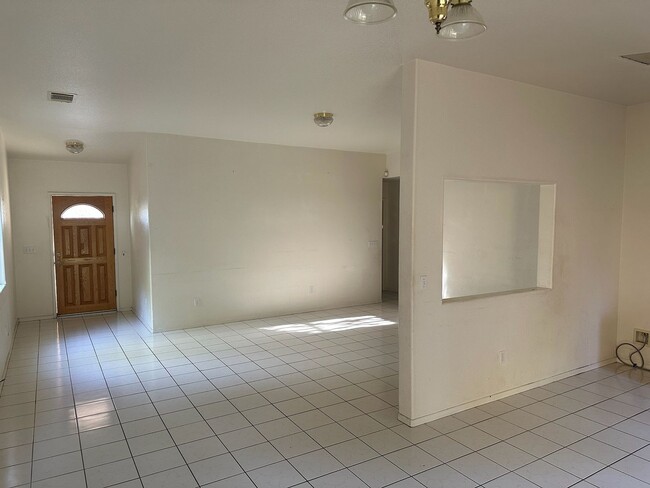 Building Photo - 4018 W Elowin Ct