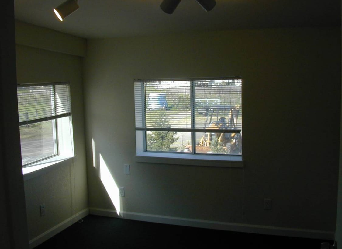 Building Photo - 1846 Ludwig Ave