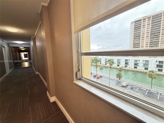 Building Photo - 11111 Biscayne Blvd