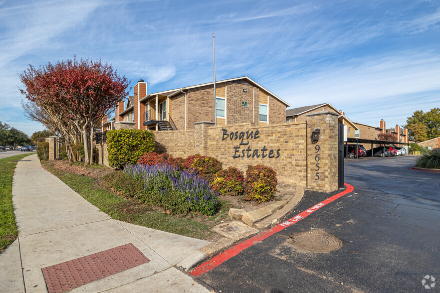 Primary Photo - Bosque Estates Apartments