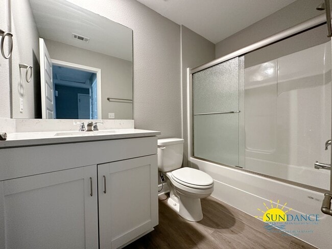 Building Photo - Charming 3 Bedroom Townhome in the heart of Fort Walton Beach!