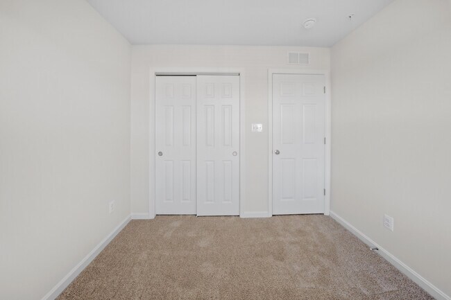 Building Photo - 375 Tumblers Wy
