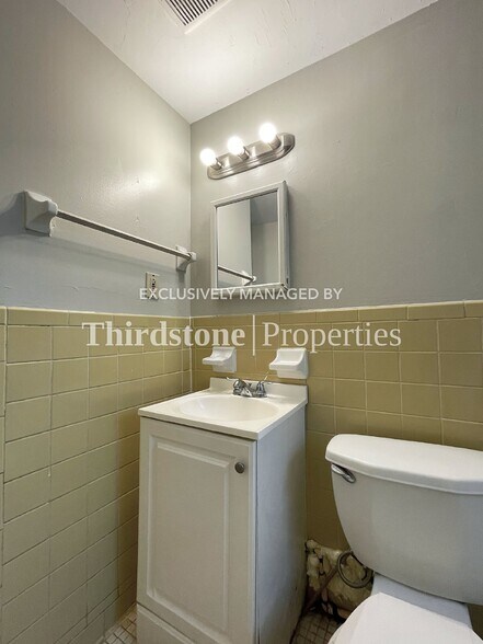 Building Photo - 2912 W 15th St