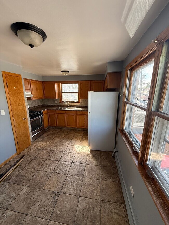 Building Photo - 3556 N Nagle Ave
