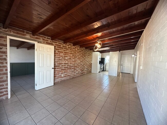 Building Photo - 174 W Borrego St