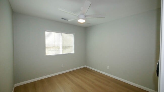 Building Photo - Fully Upgraded Mira Mesa Home w/solar panels, Garage, Washer/Dryer & Private Yard