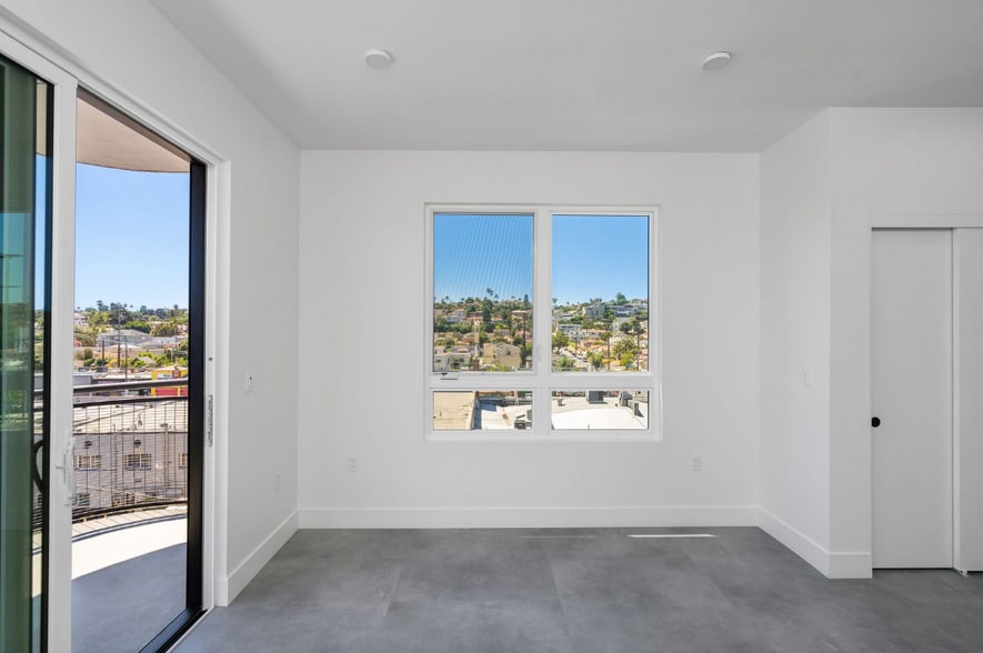 Building Photo - 3450 W 43rd St