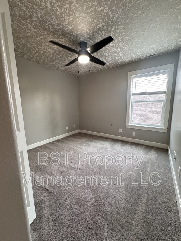 Building Photo - 1604 Webb Lake Dr