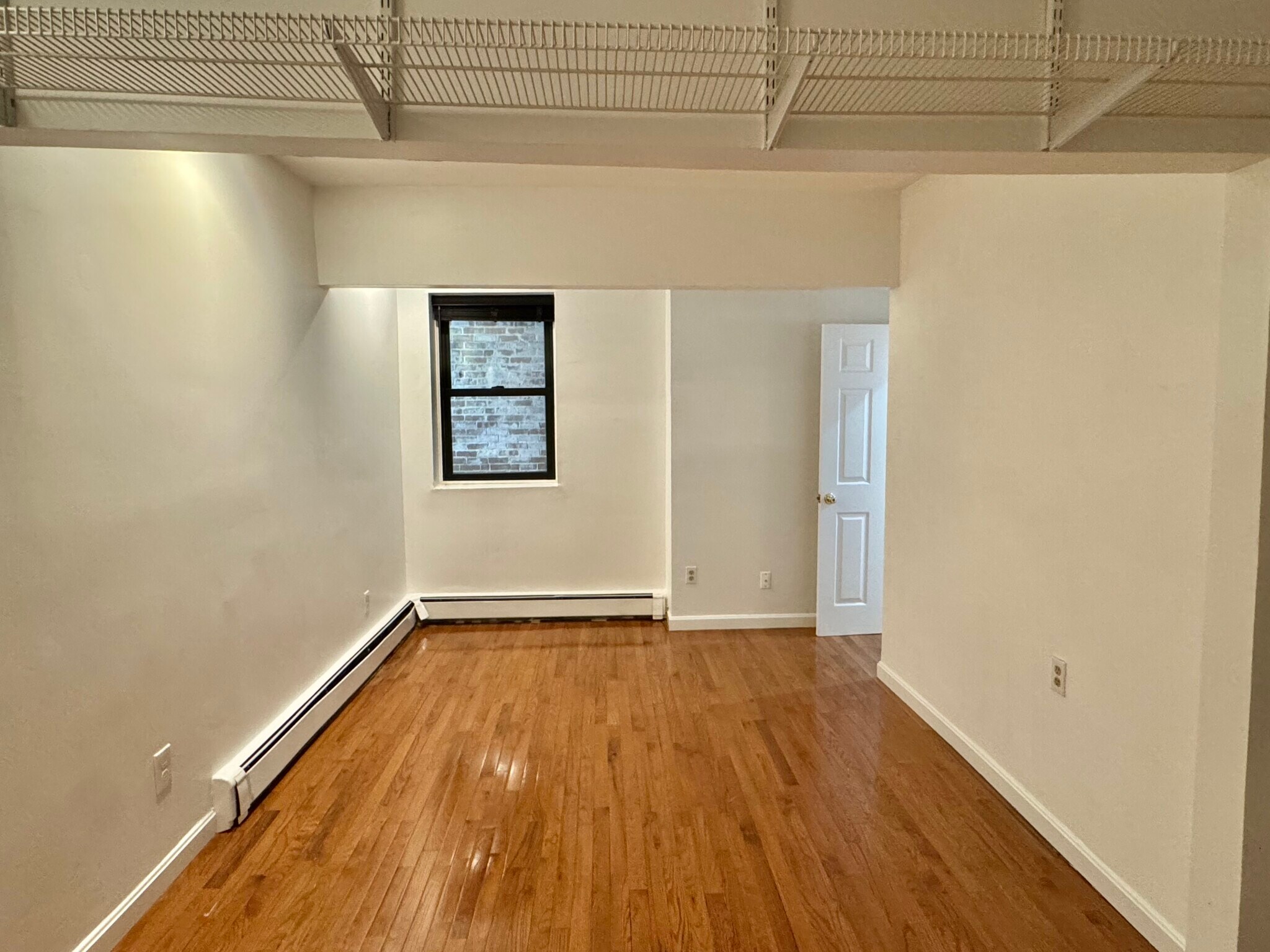 Building Photo - 390 Riverway
