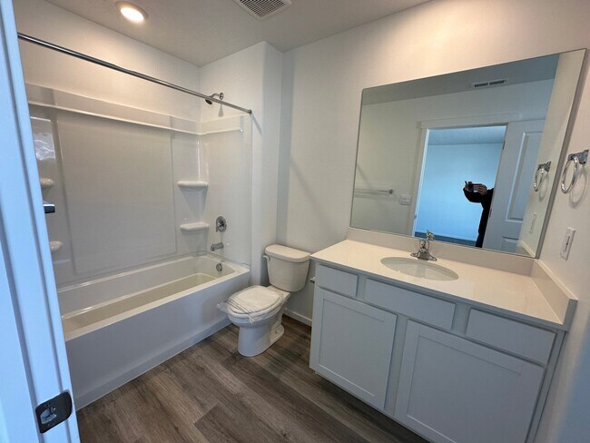 Building Photo - 253 Portside Ln
