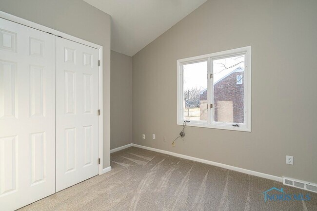 Building Photo - 4045 Hillandale Rd