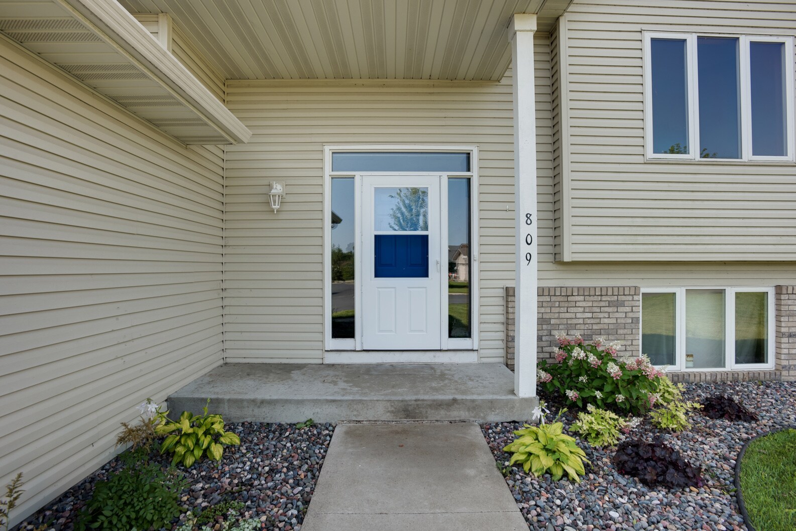 Front Door - 809 Quail Pkwy