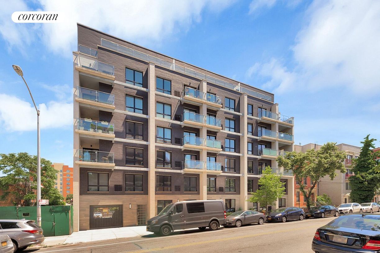 Building Photo - 21-17 31st Ave