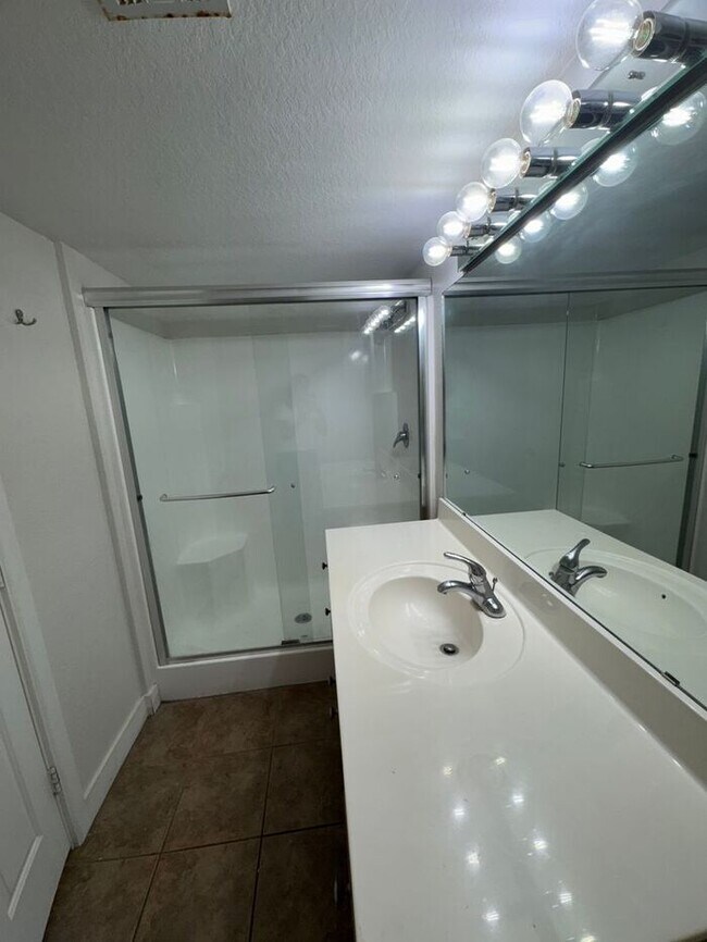 Building Photo - Charming 2 bedroom in Starr Pass