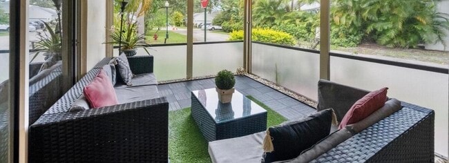 Building Photo - 7640 Forest Green Ln