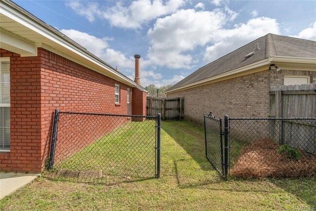 Building Photo - 8725 Lindsey Ln