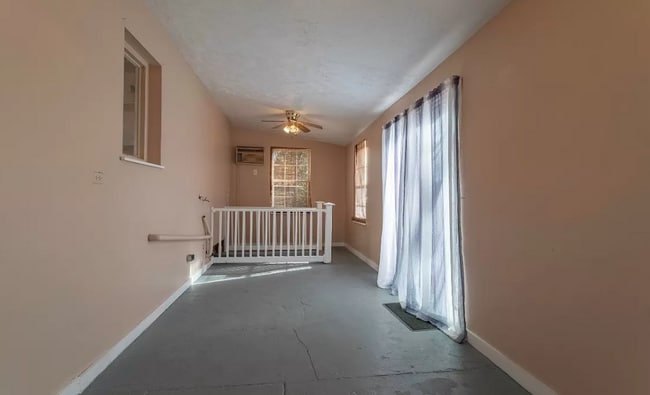 Building Photo - 2054 Oklahoma St