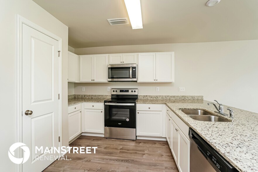 Building Photo - 4165 NE 9th Pl