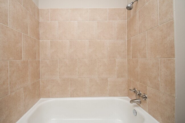 Building Photo - 710 Barnesville St