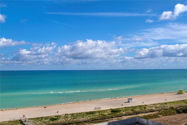 Primary Photo - 5875 Collins Ave