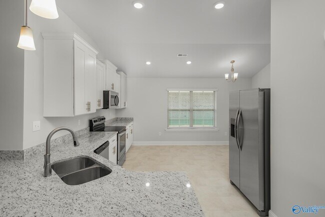 Building Photo - 239 Abercorn Dr