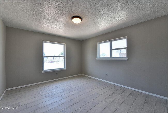 Building Photo - 6915 Pamlico Dr