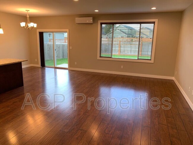 Building Photo - 2225 Bluestem St