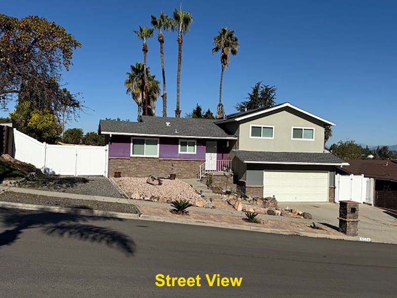 Building Photo - 4074 Vista Calaveras St