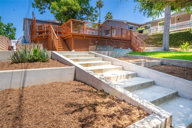 Building Photo - 5049 Mt Royal Dr