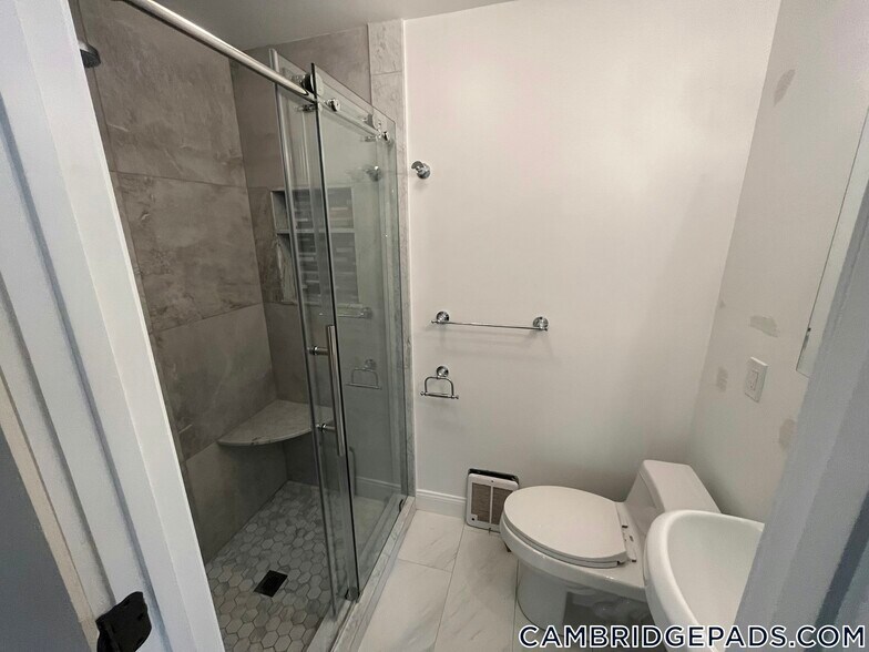 Building Photo - 94 Berkshire St