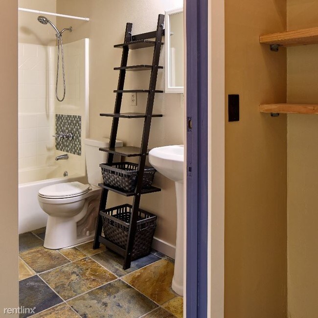 Building Photo - 3150 Airport Way S