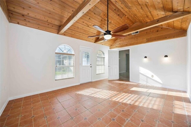 Building Photo - 8707 Orchard Ln