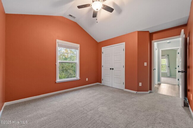 Building Photo - 711 Tuscarora Dr