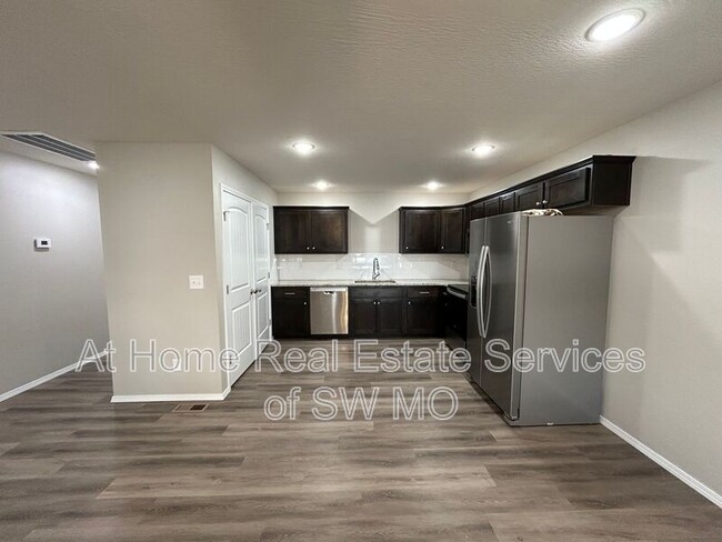 Building Photo - 704 Watermill Cir