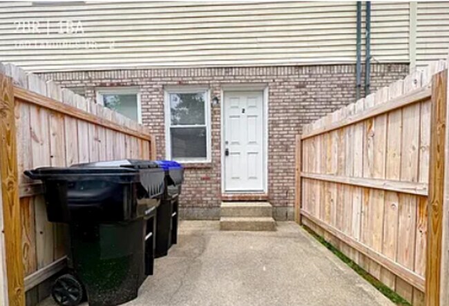 Building Photo - 154 Landings Dr
