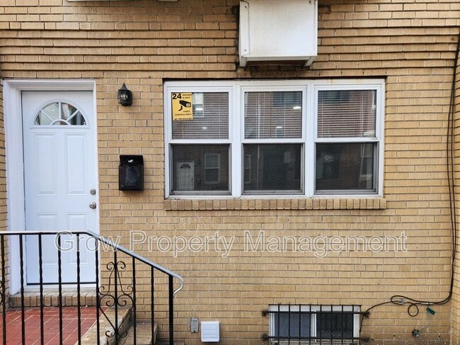 Building Photo - 1344 S 9th St