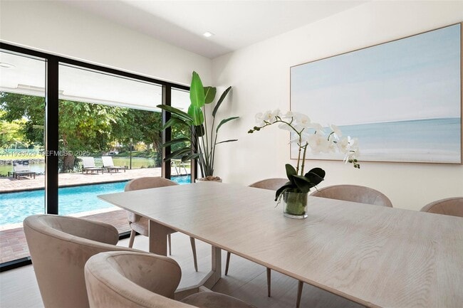 Building Photo - 10945 SW 75th Ct