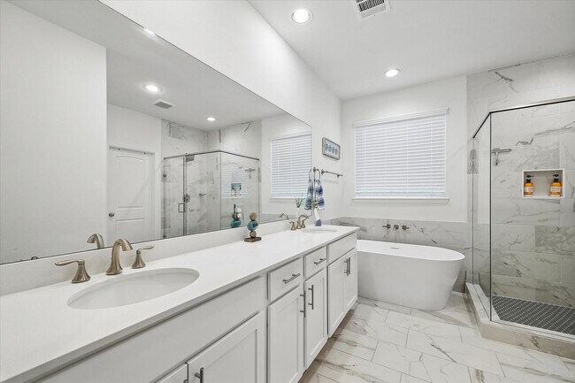 Building Photo - 311 Sikes St