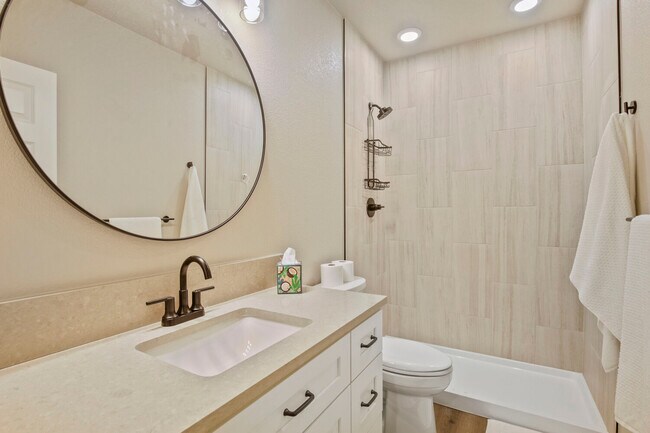 Building Photo - 1617 Colorado River Dr