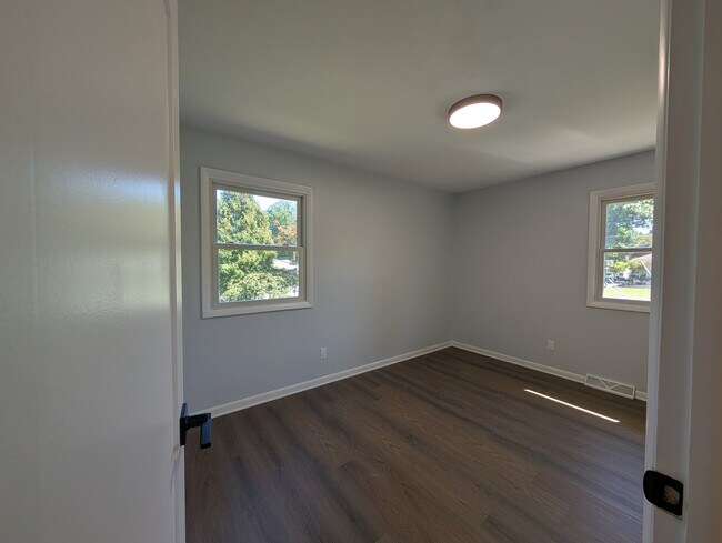Building Photo - 2535 Sears Rd